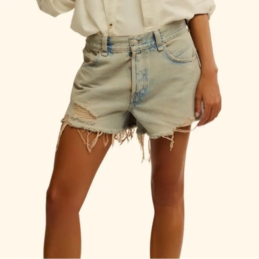 NWT Free People Now or Never distressed Denim Short, 31